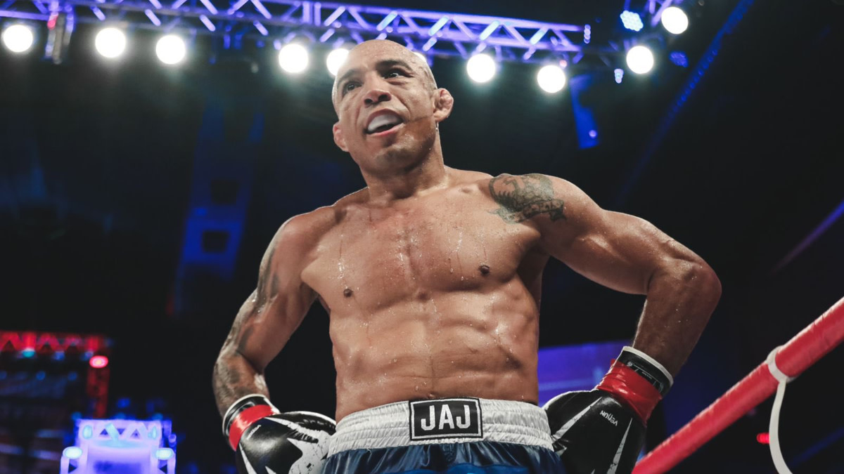 Video: Former UFC Champion José Aldo Extends Unbeaten Boxing Record ...