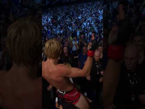 he T-BAGGED him 😲 #ufc324