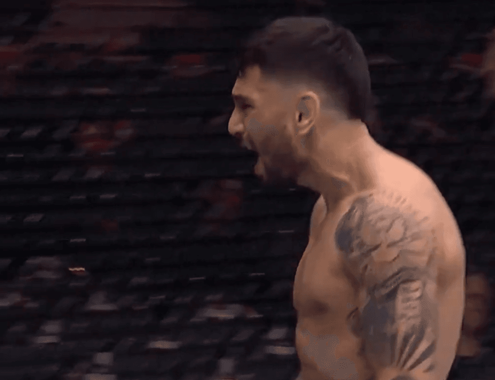 "Criminally Underrated" - Fans Debate And Defend Alex Perez's Abilities As He Beats Down Charles Johnson At UFC 324