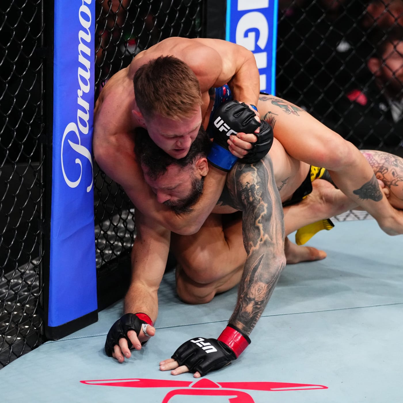 "A Washing" - Francis Marshall Runs Through Erik Silva