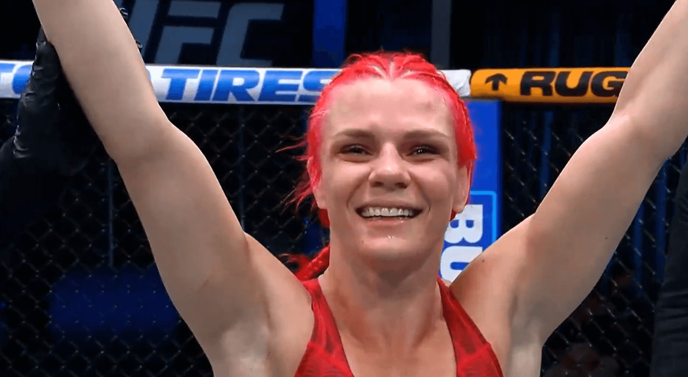 "Robertson vs. Dern" - Gillian Robertson Bests Amanda Lemos